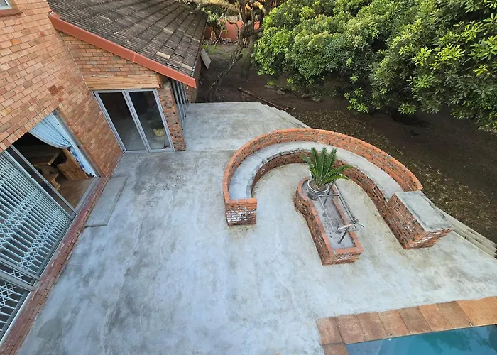 Shale Beach House: 3-Bedroom House With Private Beach Access.